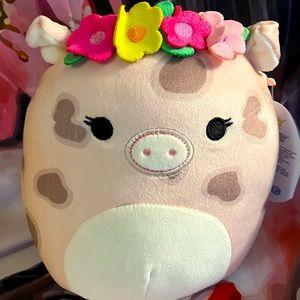 Aquitaine the Pig 7.5” Squishmallow